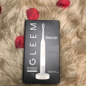 NWT GLEEM Rechargeable Toothbrush